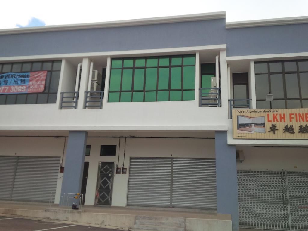 Eiman Homestay, Kluang Eksteriør billede